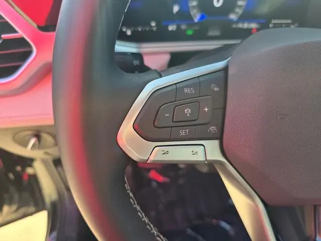 2025 Volkswagen Taos 1.5T SE