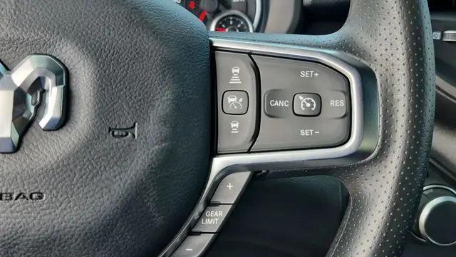 2026 Ram 1500 Express Crew Cab 4x4 57 Box