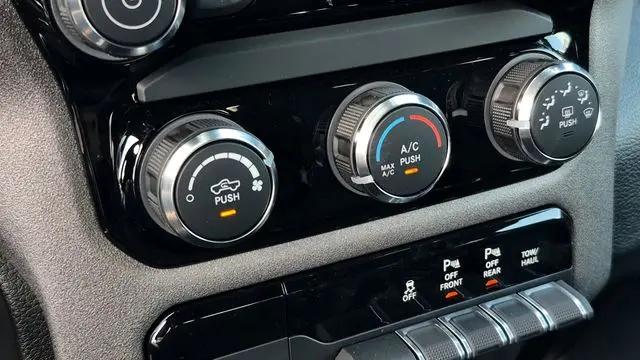 2026 Ram 1500 Express Crew Cab 4x4 57 Box