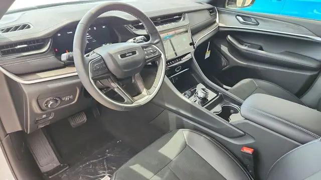 2026 Jeep Grand Cherokee L Altitude 4x2