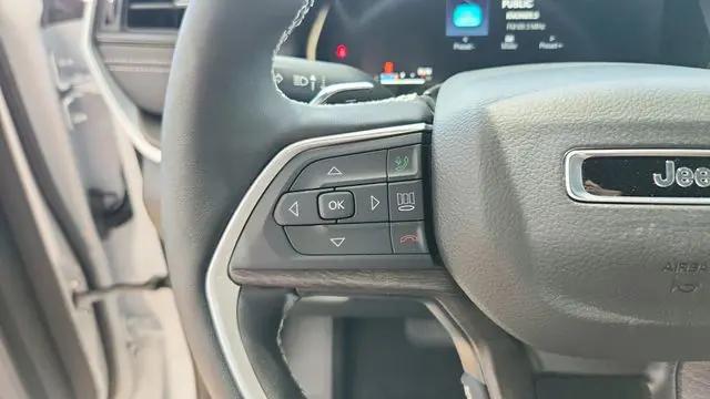 2026 Jeep Grand Cherokee L Altitude 4x2