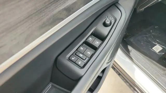 2026 Jeep Grand Cherokee L Altitude 4x2