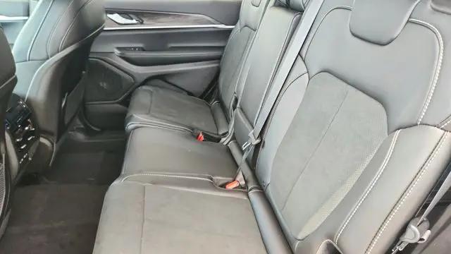 2026 Jeep Grand Cherokee L Altitude 4x2