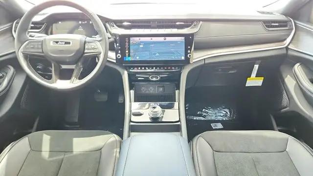 2026 Jeep Grand Cherokee L Altitude 4x2