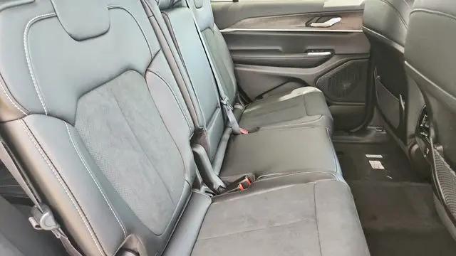 2026 Jeep Grand Cherokee L Altitude 4x2