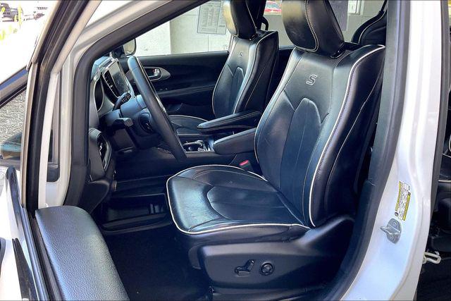 2023 Chrysler Pacifica Hybrid Limited
