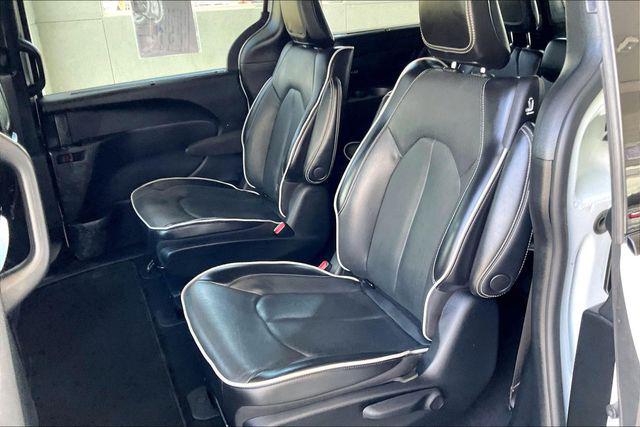 2023 Chrysler Pacifica Hybrid Limited