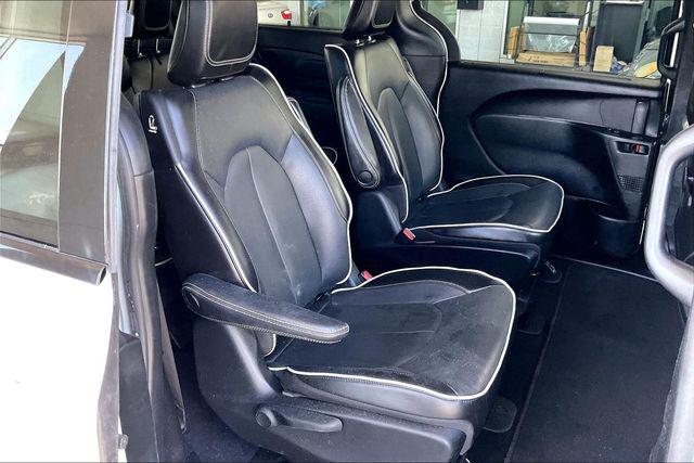2023 Chrysler Pacifica Hybrid Limited