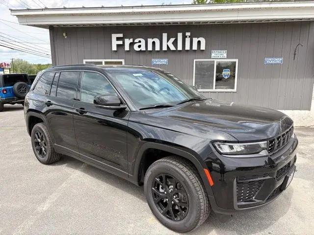 2026 Jeep Grand Cherokee Altitude 4x4 for sale in Farmington, ME