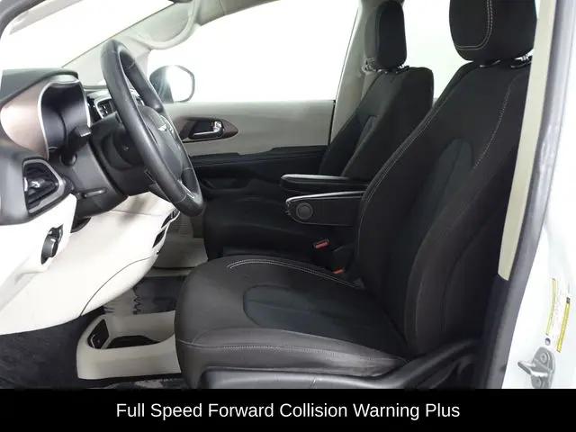 2021 Chrysler Voyager L