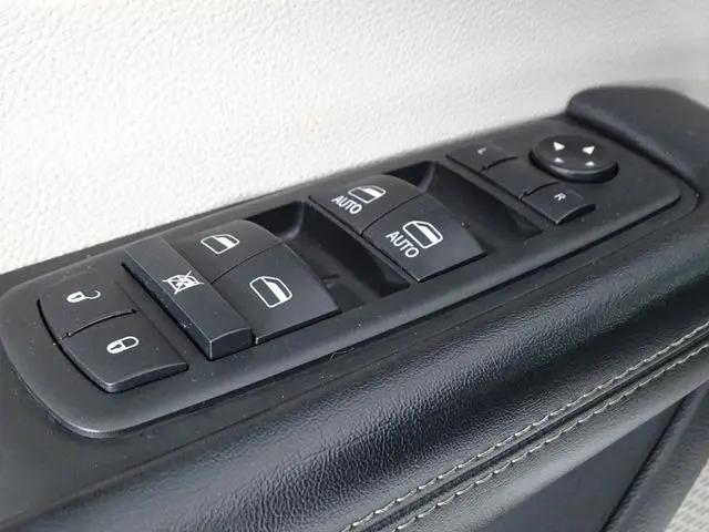 2021 Chrysler Voyager L