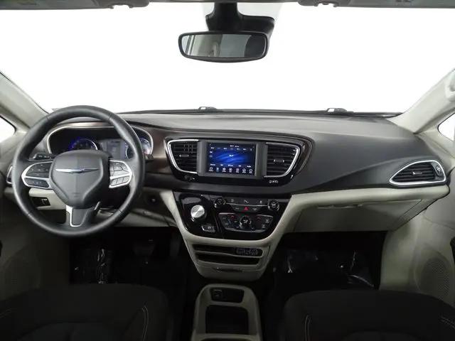 2021 Chrysler Voyager L