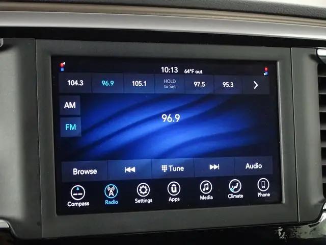2021 Chrysler Voyager L