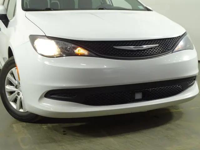 2021 Chrysler Voyager L