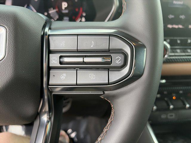 2024 GMC Canyon 4WD AT4