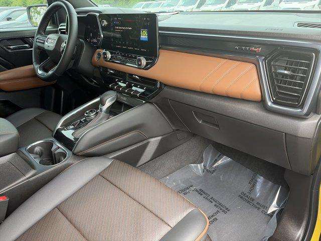 2024 GMC Canyon 4WD AT4