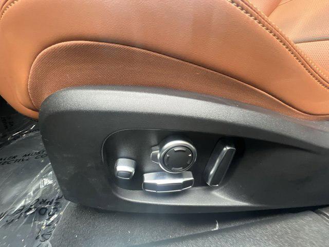 2022 Jaguar XF R-Dynamic SE P300 AWD Automatic