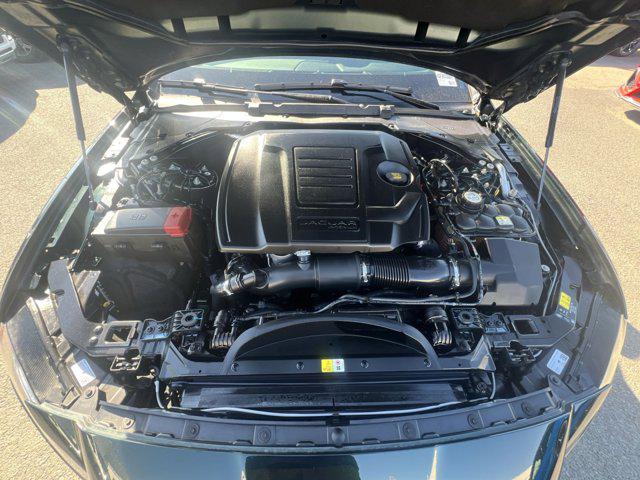 2022 Jaguar XF R-Dynamic SE P300 AWD Automatic