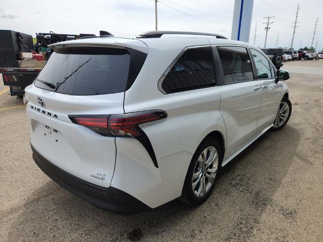 2022 Toyota Sienna XLE 7 Passenger