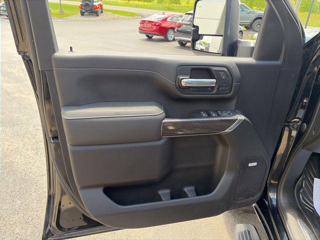 2022 Chevrolet Silverado 2500HD 4WD Crew Cab Standard Bed LTZ