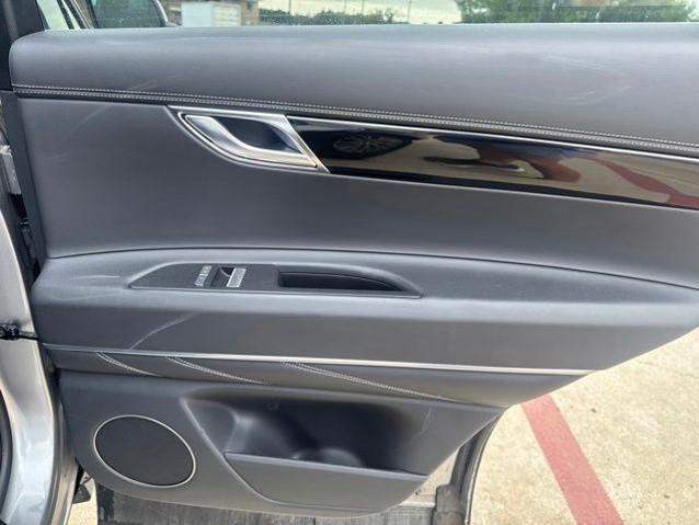 2025 Genesis GV80 2.5T Standard AWD