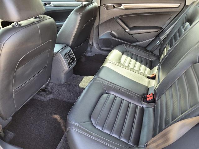 2018 Volkswagen Passat 2.0T SEL Premium