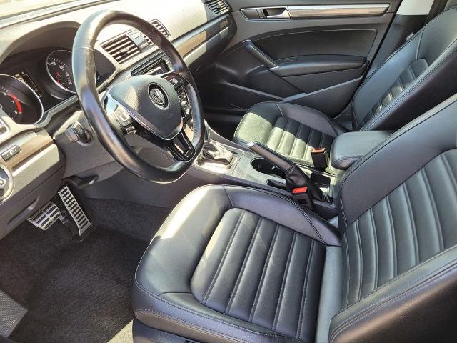 2018 Volkswagen Passat 2.0T SEL Premium