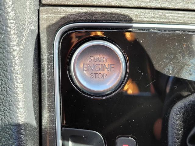 2018 Volkswagen Passat 2.0T SEL Premium