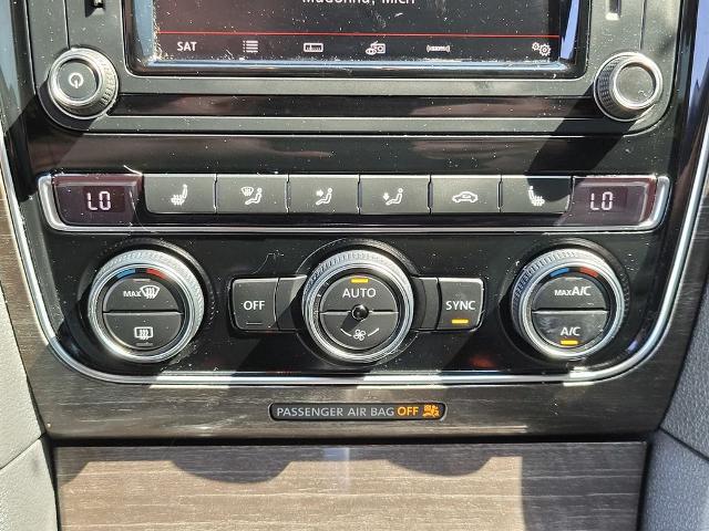 2018 Volkswagen Passat 2.0T SEL Premium