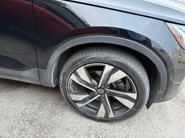 2023 Volvo XC40 B5 Ultimate Bright Theme