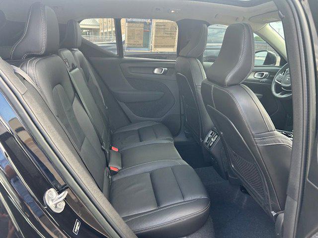 2023 Volvo XC40 B5 Ultimate Bright Theme