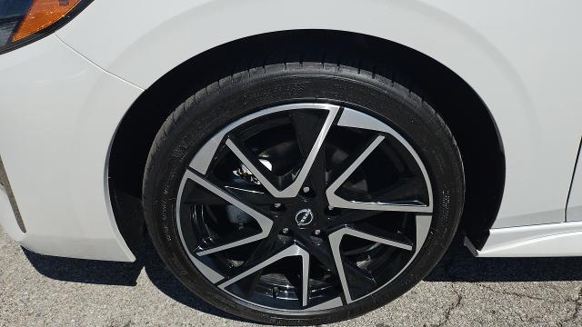 2024 Nissan Sentra SR Xtronic CVT