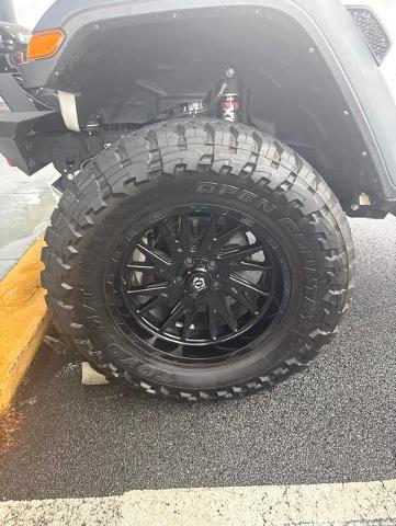 2022 Jeep Gladiator Sport