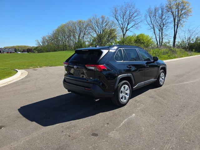 2020 Toyota RAV4 LE