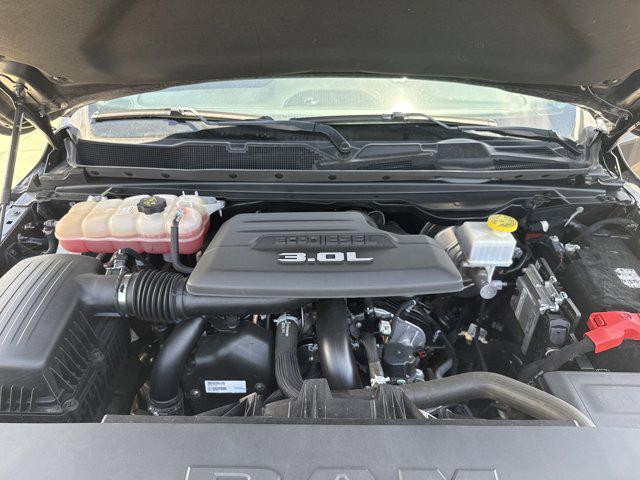 2022 Ram 1500 Big Horn Crew Cab 4x4 5'7" Box