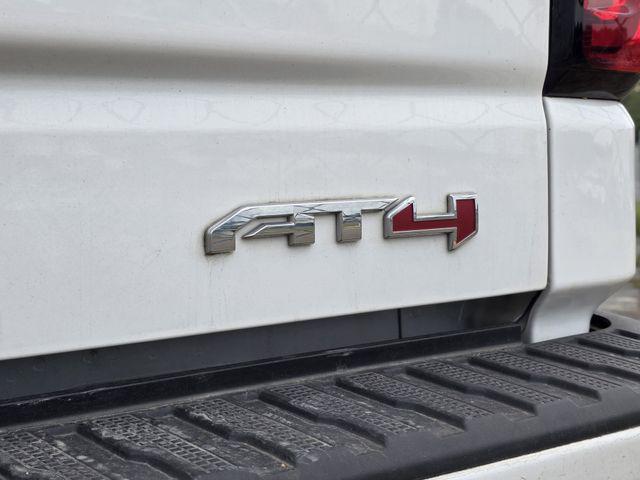 2023 GMC Sierra 1500 4WD Crew Cab Standard Box AT4