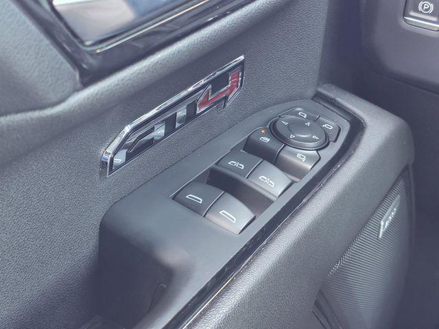 2023 GMC Sierra 1500 4WD Crew Cab Standard Box AT4