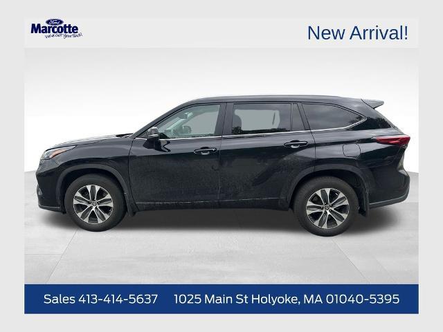 2023 Toyota Highlander XLE for sale in Holyoke, MA