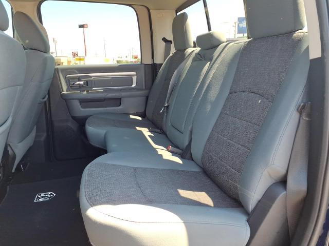 2017 Ram 1500 Big Horn Crew Cab 4x4 5'7" Box