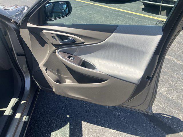 2022 Chevrolet Malibu FWD LT