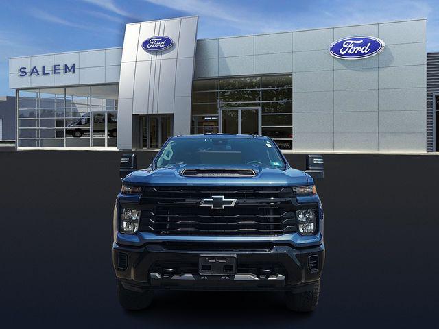 2025 Chevrolet Silverado 2500HD 4WD Crew Cab Standard Bed Custom