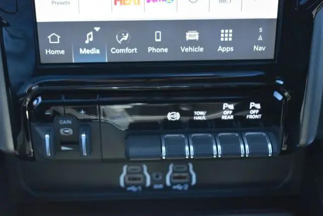 2026 Ram 3500 Big Horn Crew Cab 4x4 8' Box