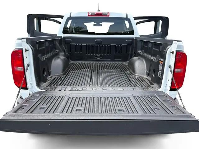 2022 Chevrolet Colorado 4WD Crew Cab Short Box WT