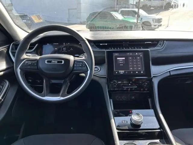 2023 Jeep Grand Cherokee L Laredo X 4x4