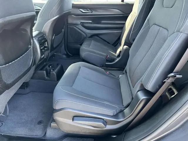 2023 Jeep Grand Cherokee L Laredo X 4x4