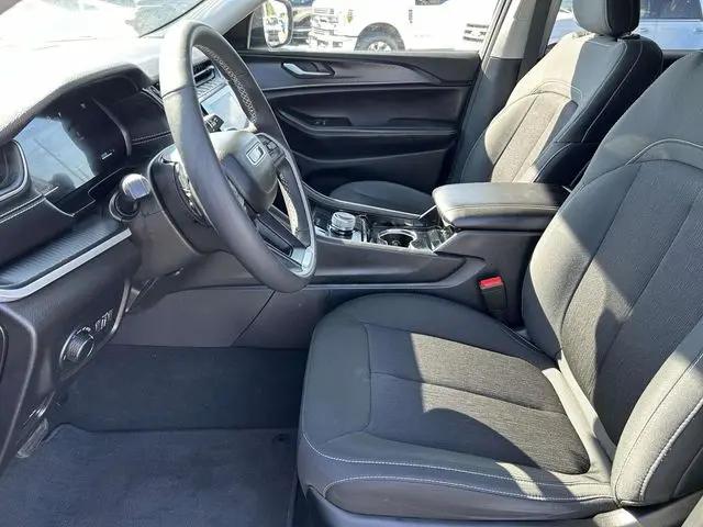 2023 Jeep Grand Cherokee L Laredo X 4x4