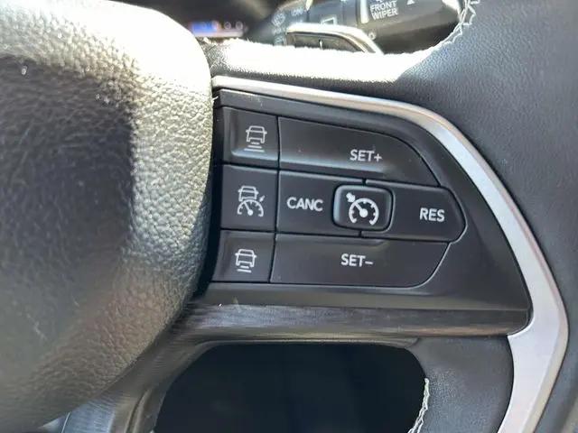2023 Jeep Grand Cherokee L Laredo X 4x4
