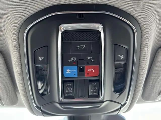 2023 Jeep Grand Cherokee L Laredo X 4x4