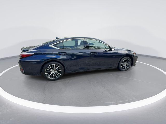 2025 Lexus ES 300h 300h