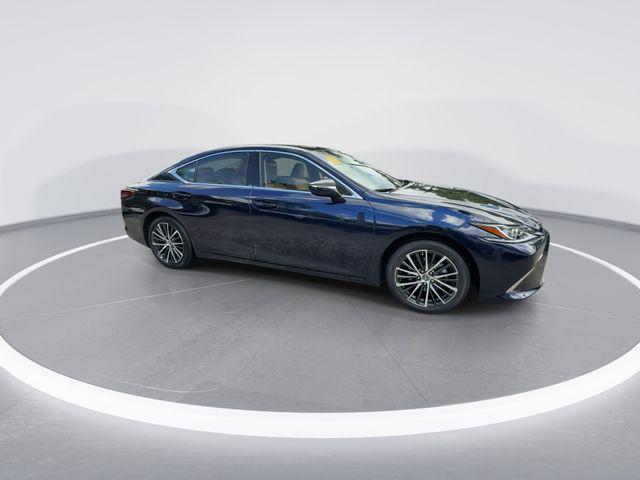 2025 Lexus ES 300h 300h